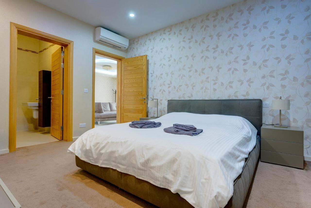 Luxury Apt W/ Side Seaviews And Pool, Top Location Сліма Екстер'єр фото