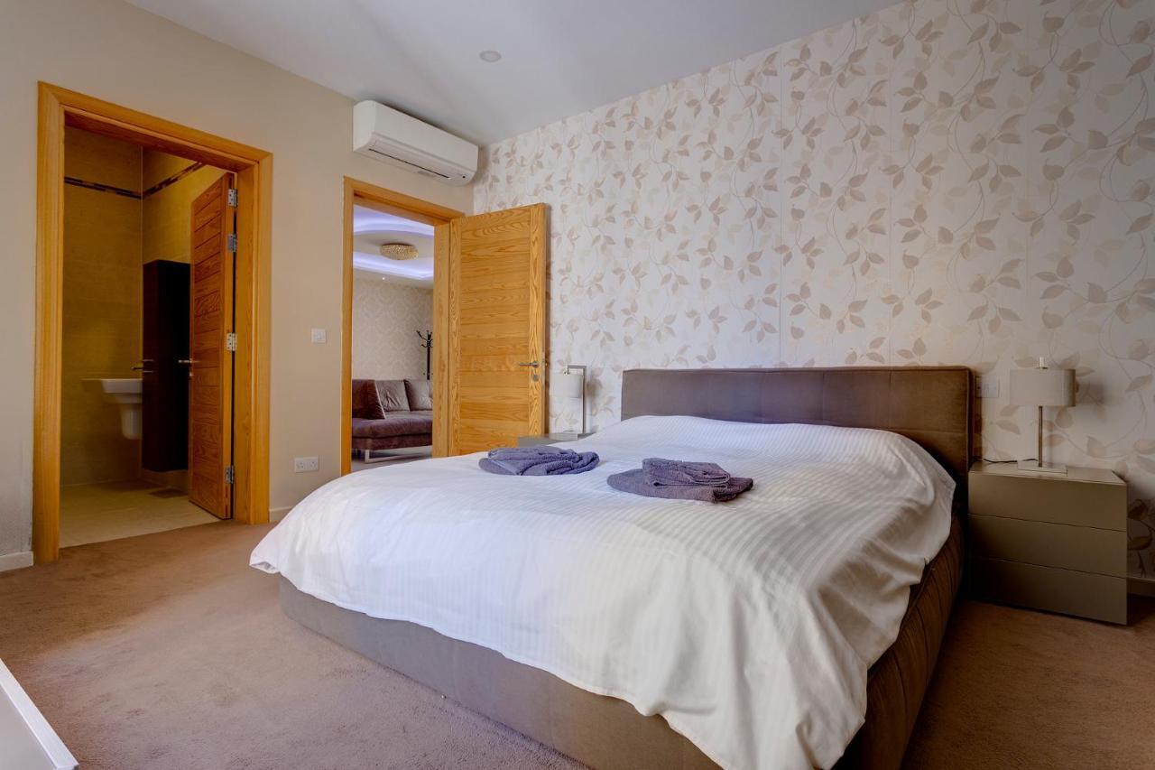 Luxury Apt W/ Side Seaviews And Pool, Top Location Сліма Екстер'єр фото